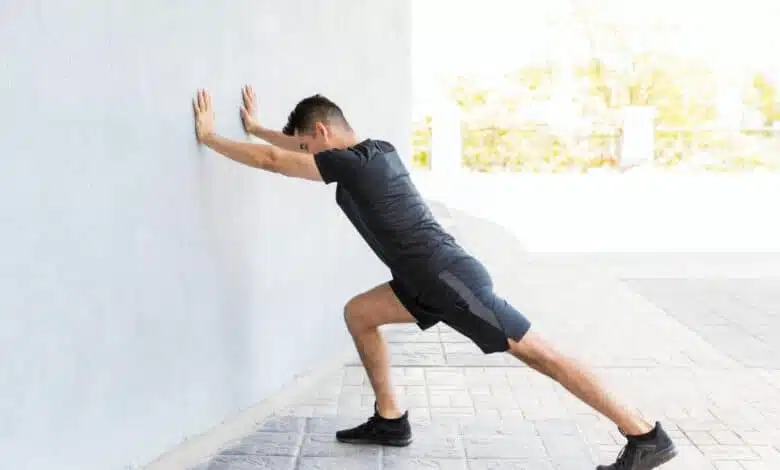 تمرين إطالة عضلة ربلة الساق