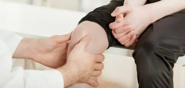 ما هي أسباب الغضروف الهلالي؟