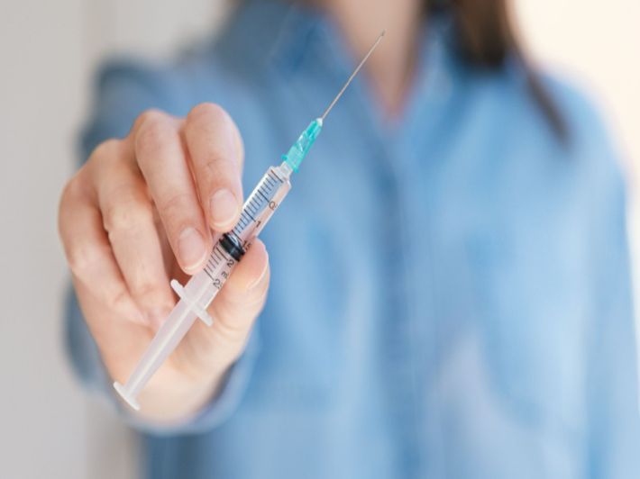 فوائد إبر فيتامين د وآثارها الجانبية