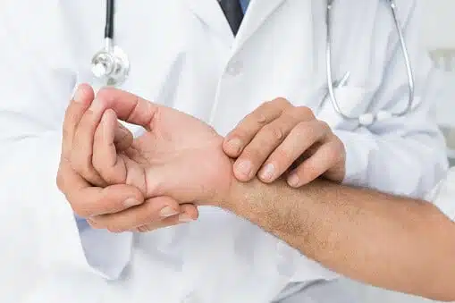 ما هي مضاعفات التهاب المفاصل الروماتويدي؟