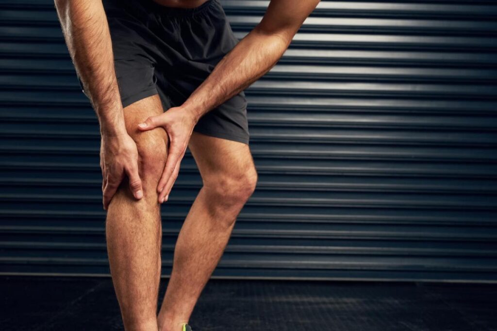 هل المصاب بالرباط الصليبي يستطيع المشي؟