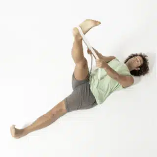 تمرين إطالة أوتار الركبة