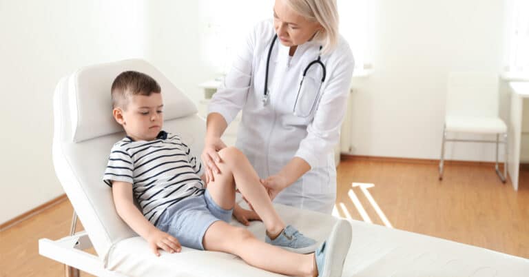 وجع الركبة عند الاطفال