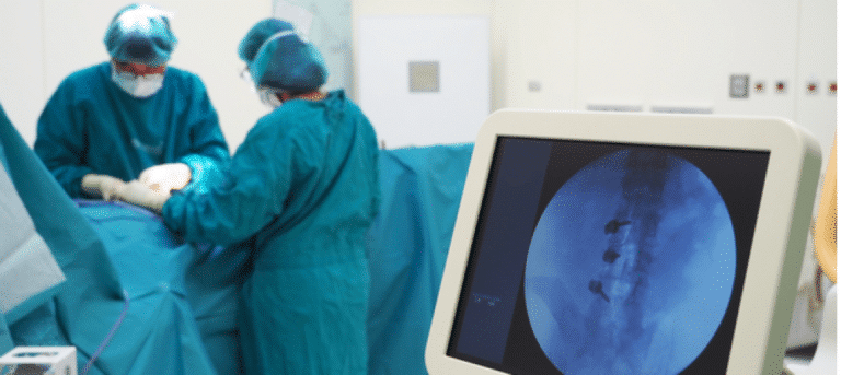 متى يحتاج مريض الغضروف التدخل الجراحي؟