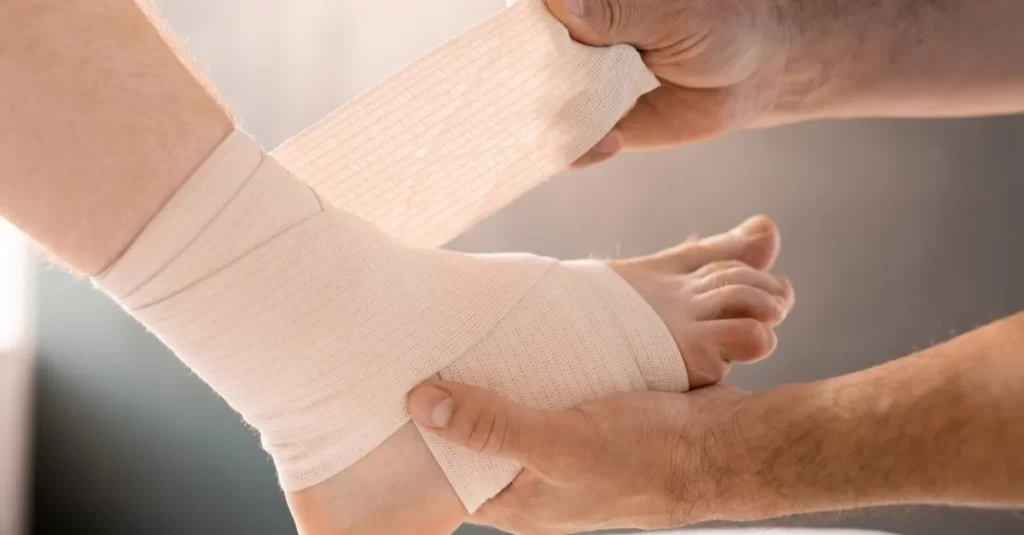 علاج لالتواء الكاحل وتمزق الاربطة