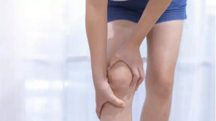 المشي بعد عملية غضروف الركبة