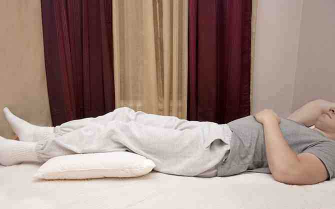 كيف ينام مريض الانزلاق الغضروفي؟