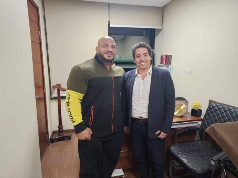 دكتور عمرو أمل مع بيج رامي - أفضل دكتور عظام مدينة نصر