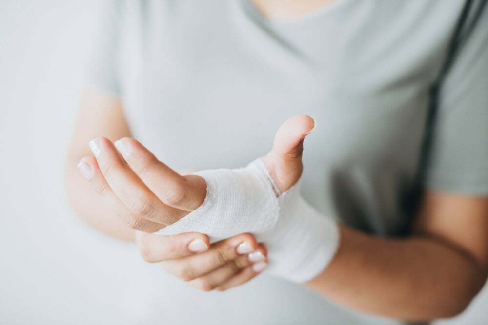 تعرف على أفضل دكتور جراحة اليد وما هي توقعات ما بعد عملية أوتار الأصابع؟