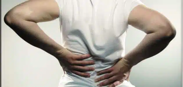 كيفية علاج الام العمود الفقري