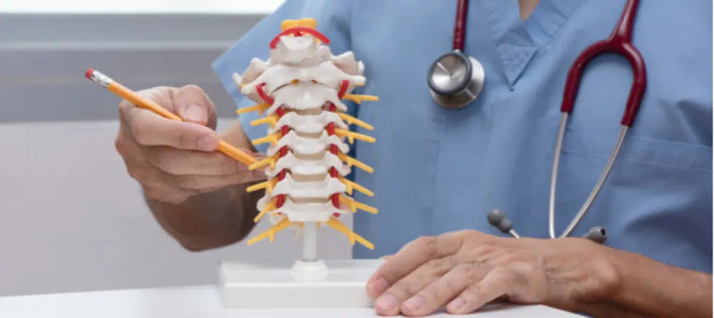 ما أسباب الانزلاق الغضروفي العنقي؟