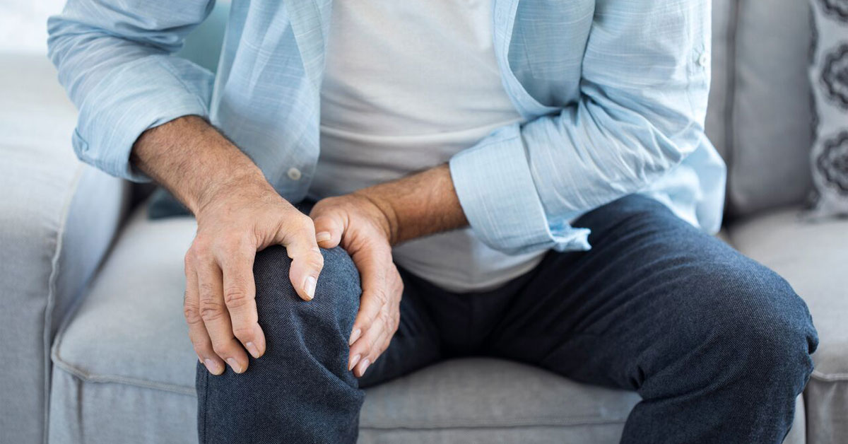 تعرف على علاج التهاب الركبة وهل نقص فيتامين د يسبب ألم في الركبة؟