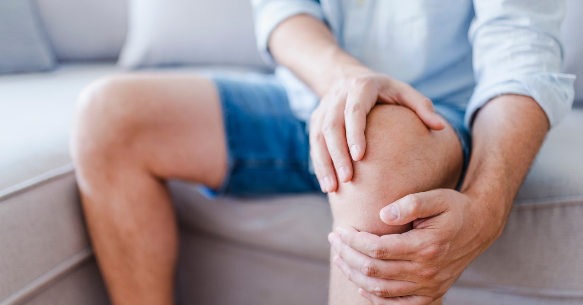 ما هي أعراض خشونة الركبة؟