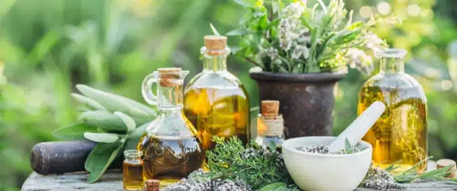 علاج حرارة القدمين بالأعشاب