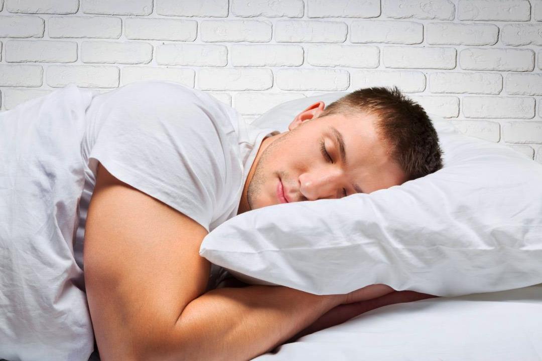 كيف ينام مريض الانزلاق الغضروفي؟