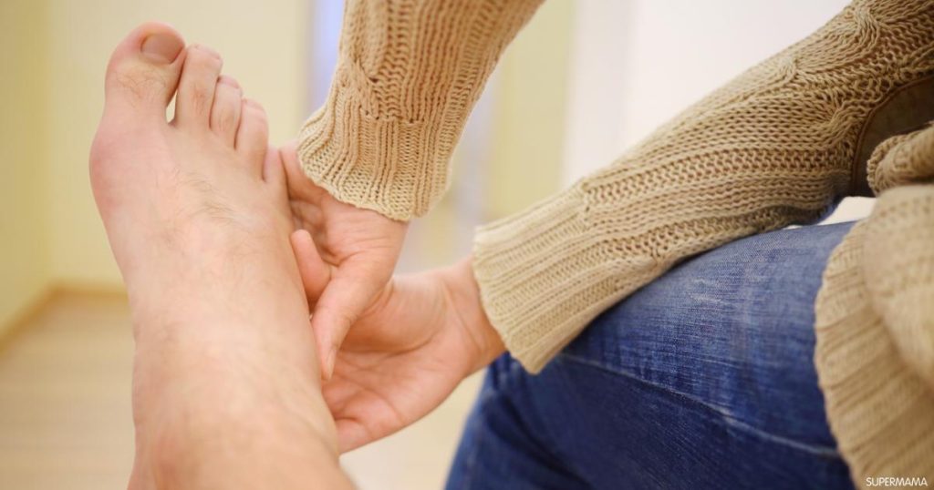 Pain on the right side of the foot and when is it serious?