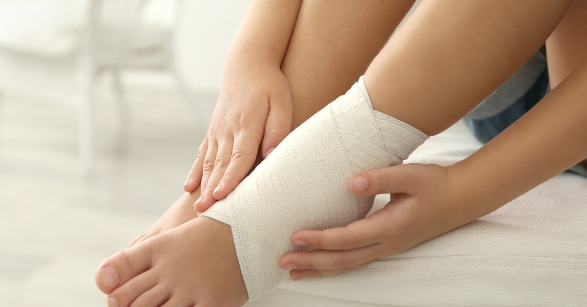 Learn about the treatment of ankle ligament tears and the reasons for their occurrence!