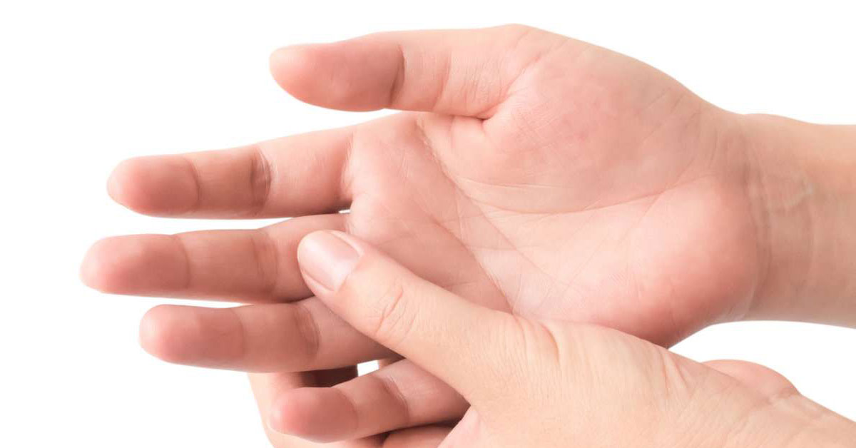 علاج تورم الأصابع بسبب شوكة وكيف تقوم بإخراجها؟