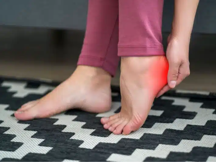 هل يمكن علاج الشوكة العظمية بالأدوية؟