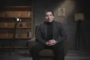 دكتور عمرو أمل | استشاري جراحة العظام والمفاصل وجراحة الركبة والمناظير