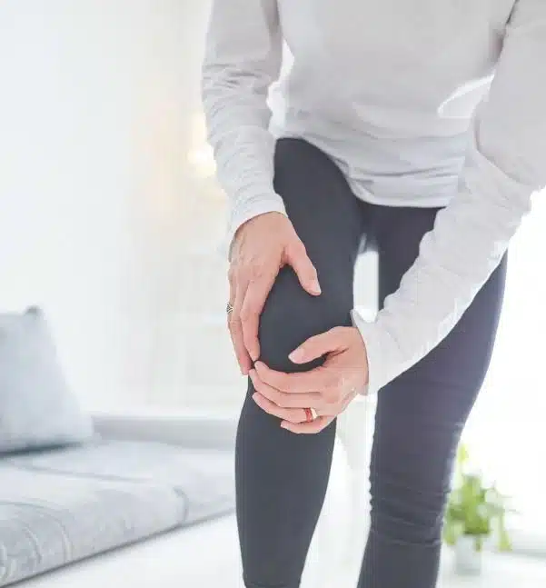 ما هو ارتشاح الركبة وأسبابه الرئيسية؟