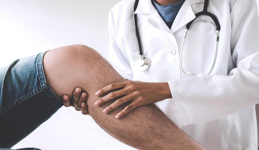 الاستعداد لعملية منظار الركبة